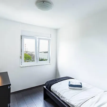 Riviera Lux *